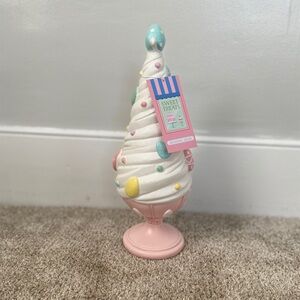 Sweet Treats Whipped Frosting Easter Egg Tree NWT